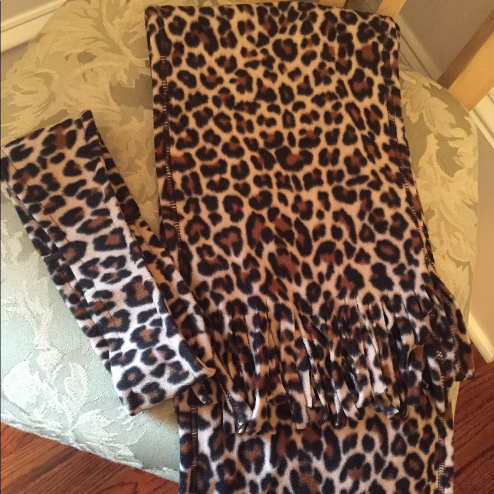 NEW FLEECE SCARF AND HEAD BAND SET👒GREAT GIFT👒 - Picture 1 of 10